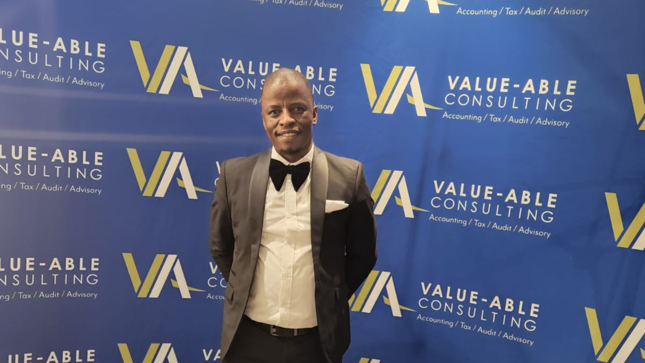 Evans Mokwatedi